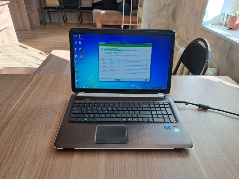 Kompüter mütəxəssisi - Yenielanlar.az