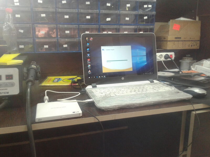 Kompüter ustası - Yenielanlar.az