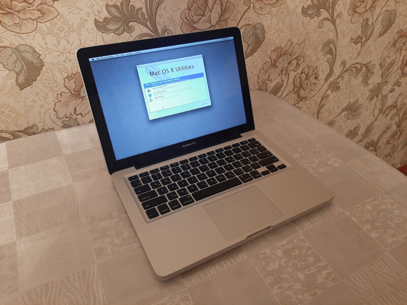 Kompüter ustası - Yenielanlar.az