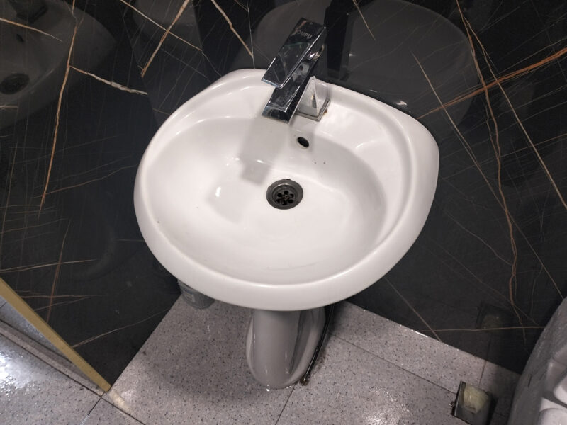 Santexnik ustasi - Yenielanlar.az