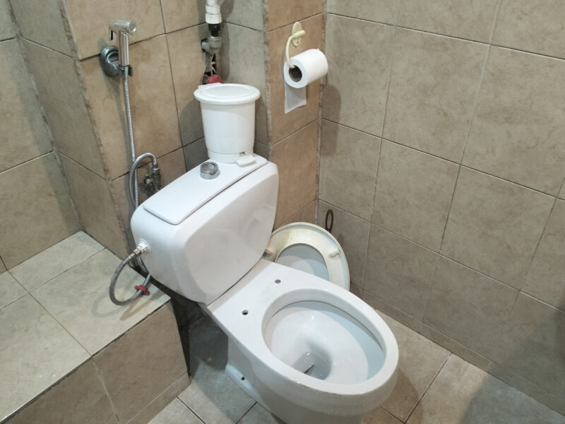 Unitaz qurasdirilmasi - Yenielanlar.az